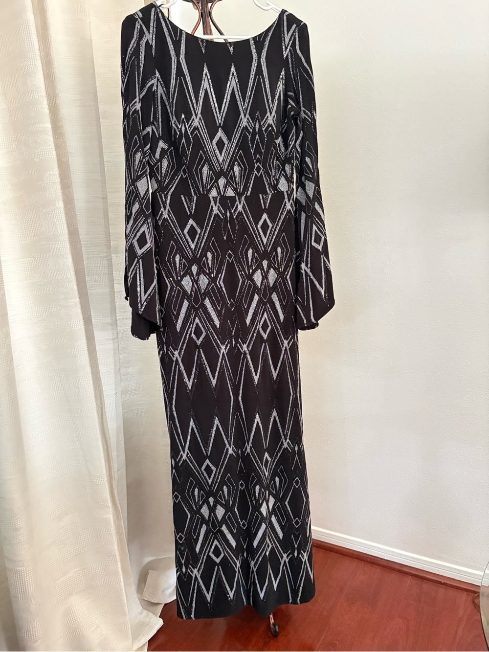 Night Way Collections Black & White Geometric Long Sleeve Maxi Dress